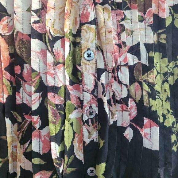 Roaman's 40W 100% cotton dark floral print pleated front button up blouse cottag - Picture 3 of 9